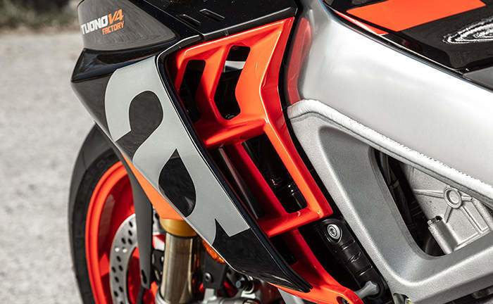 Aprilia Tuono V4 Factory Racing Stability