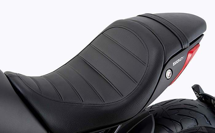 Benelli 502c Seat