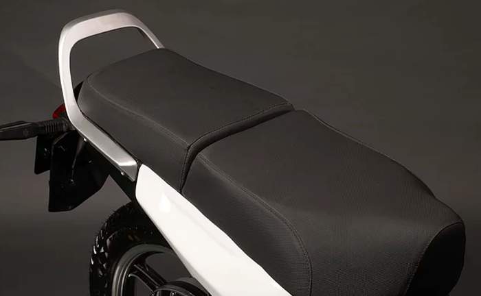 Gravton Motors Ergonomic Wide Seating