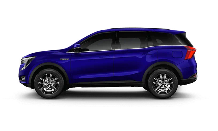 Mahindra XUV700 Electric Blue