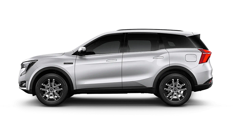 Mahindra XUV700 Everest White
